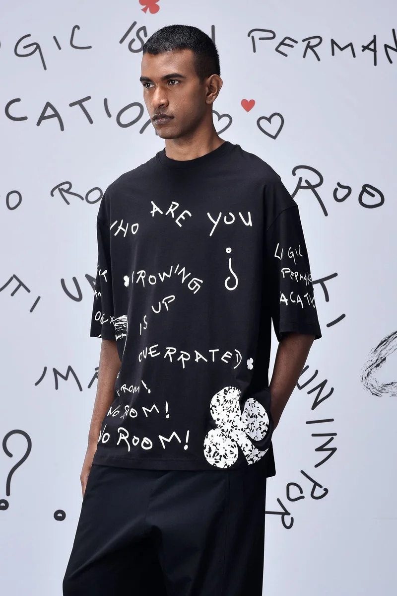 جينات ليكوانت هيمانت تي شيرت قطن جيرسي مفرد بطبعة يدوية نصية